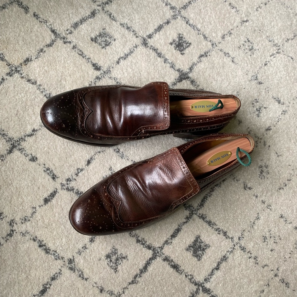 Donald J Pliner slip on wing tip men’s size 9.5